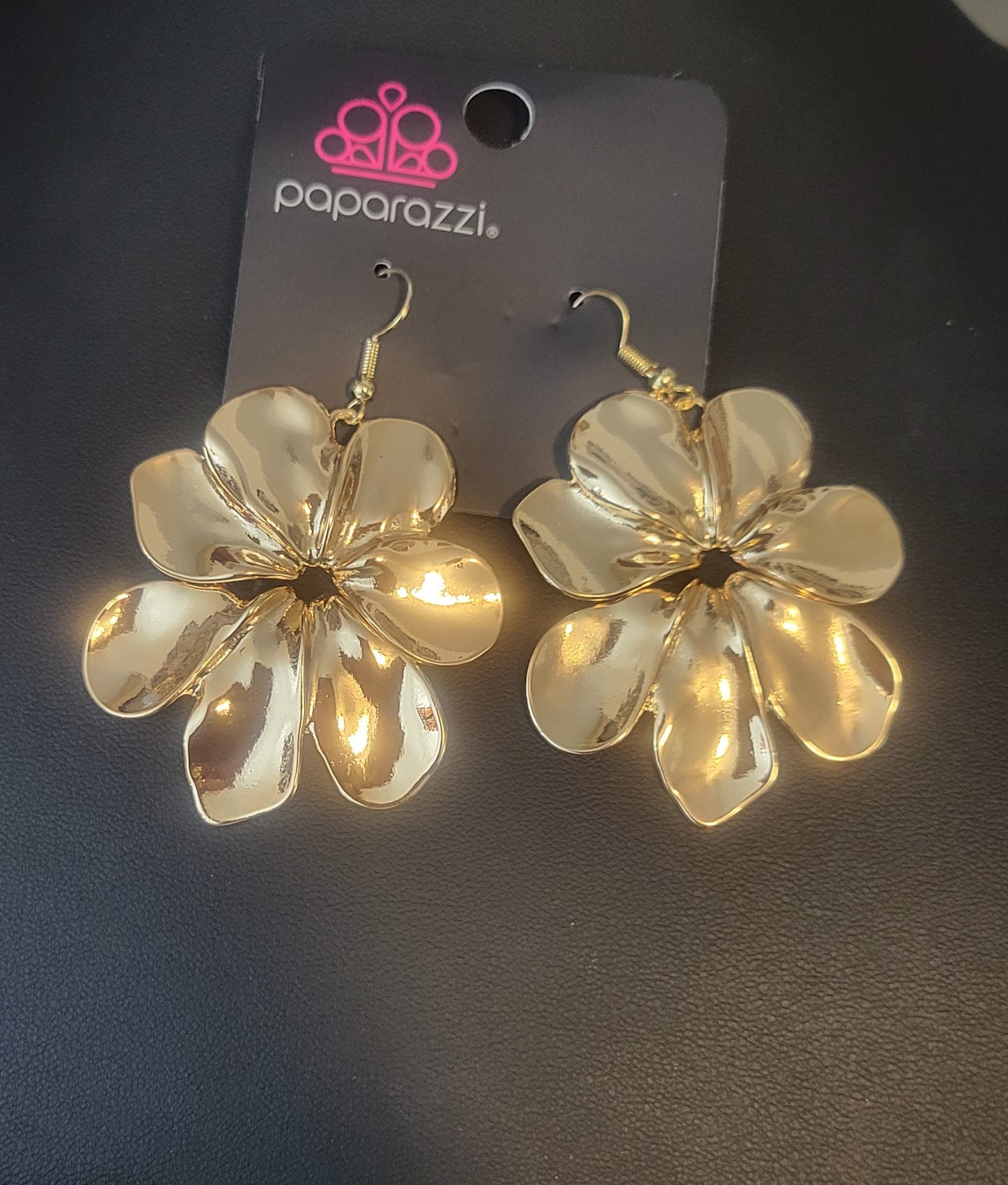 Hinging Hallmark - Gold Earring