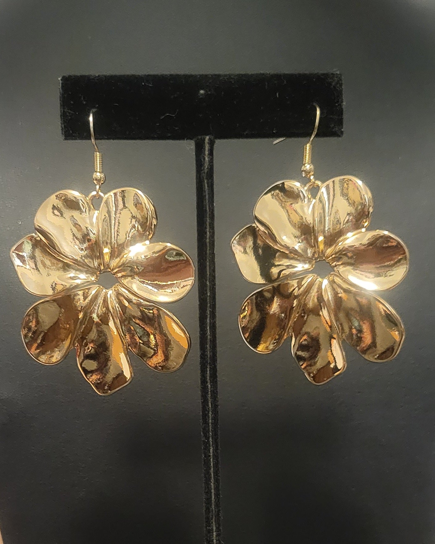 Hinging Hallmark - Gold Earring