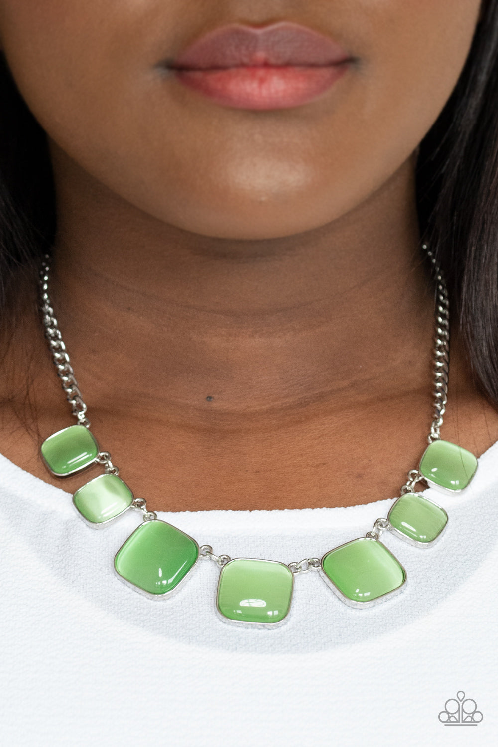 Aura Allure - Green Necklace Earring Set