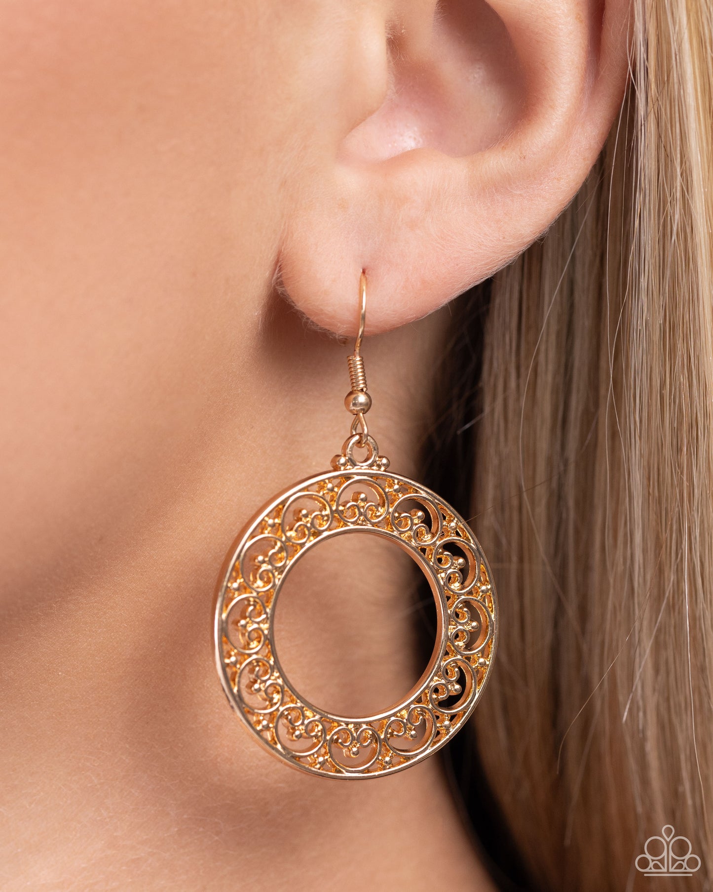 Vineyard Valentine - Gold Earrings