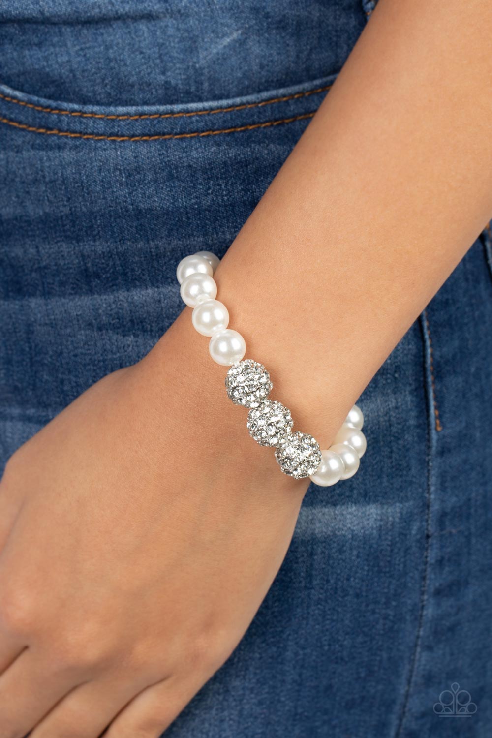 Breathtaking Ball - White  Bracelet