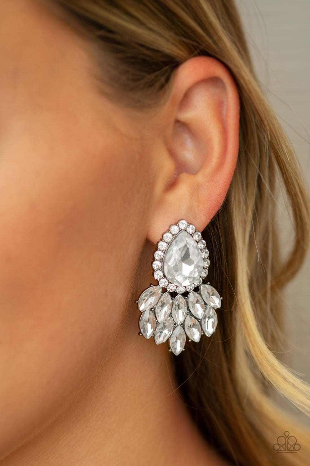 A Breath of Fresh HEIR - Black  Earrings