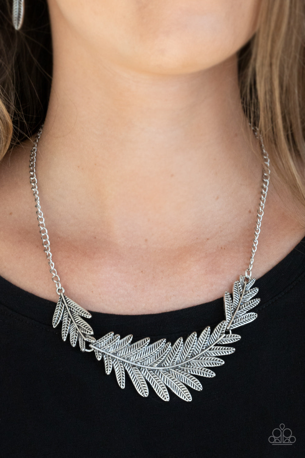 Queen of the QUILL - Silver  Necklace Earring Set