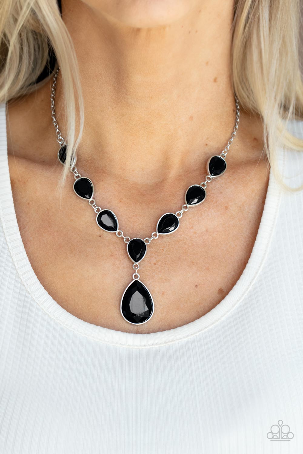 Party Paradise - Black Necklace Earring Set