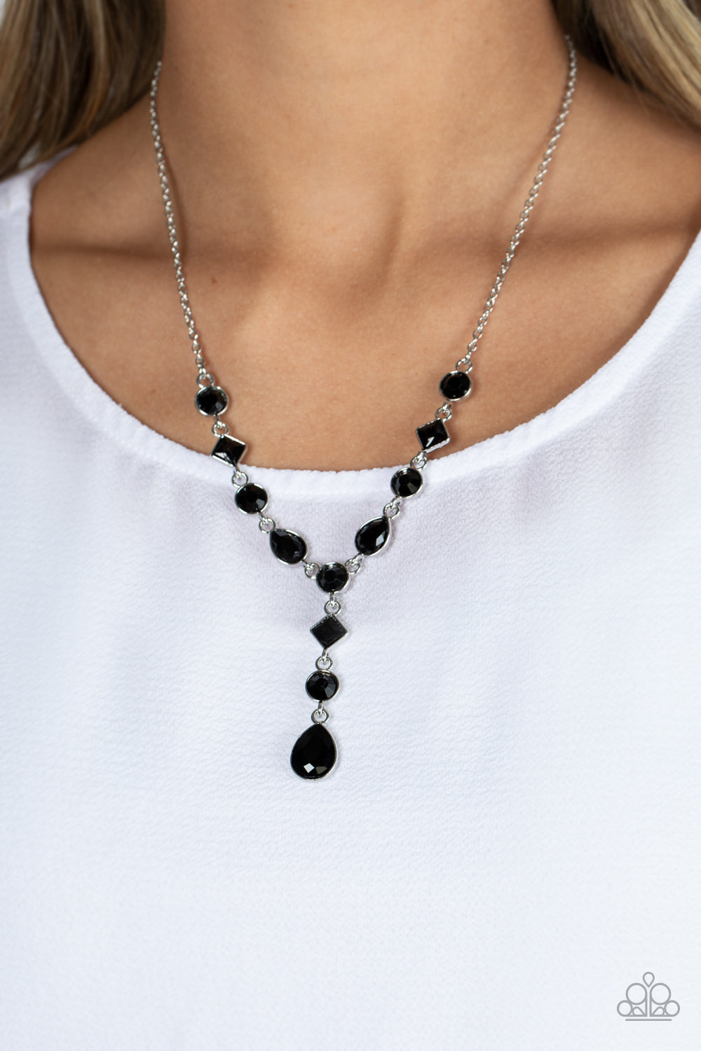 Forget the Crown - Black Necklace Earring Set