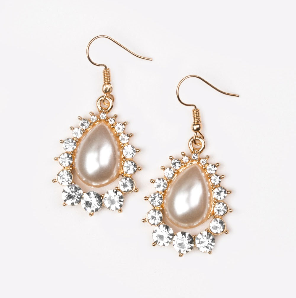 Regal Renewal Gold Earring